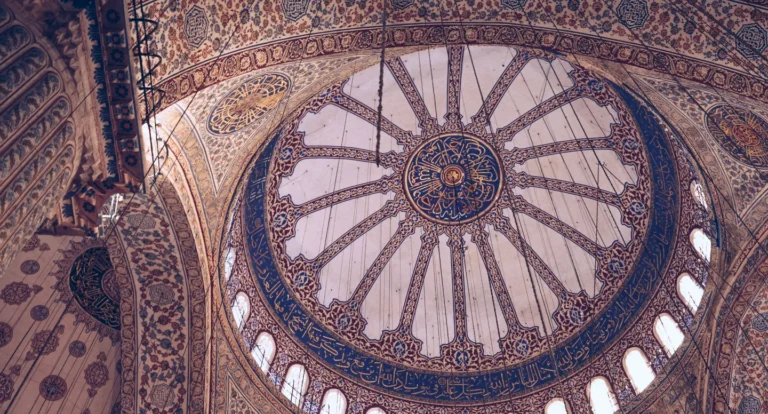 senor-ashraf-ULLAHtAzvog-unsplash-1-opt